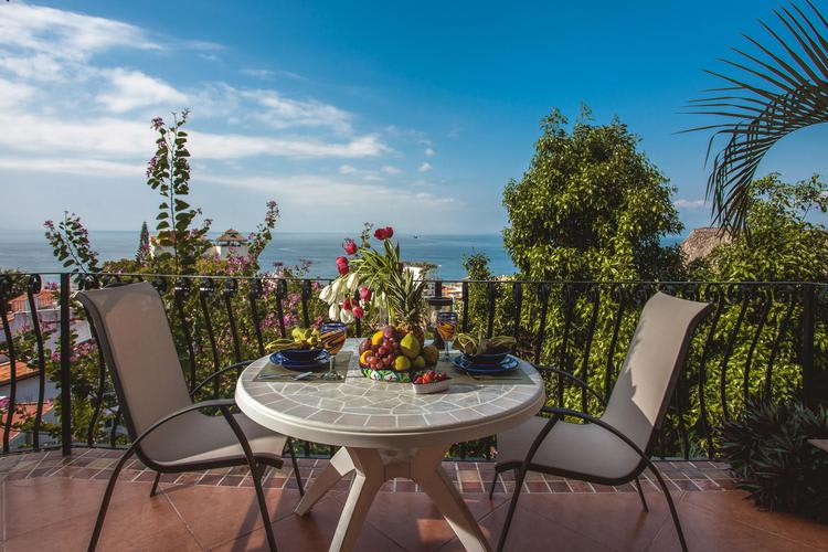 Casa de Angel Breakfast Patio