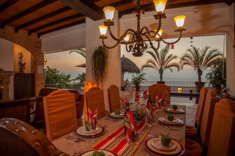 Casa de Angel Pool Side Dining Room