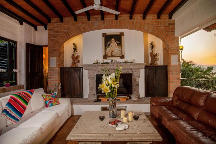 Casa de Angel Fireplace