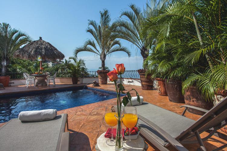 Casa de Angel Poolside